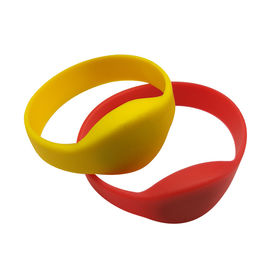 Bracelet RFID UHF passif durable EV1 Pour le paiement Hôpital du parc aquatique